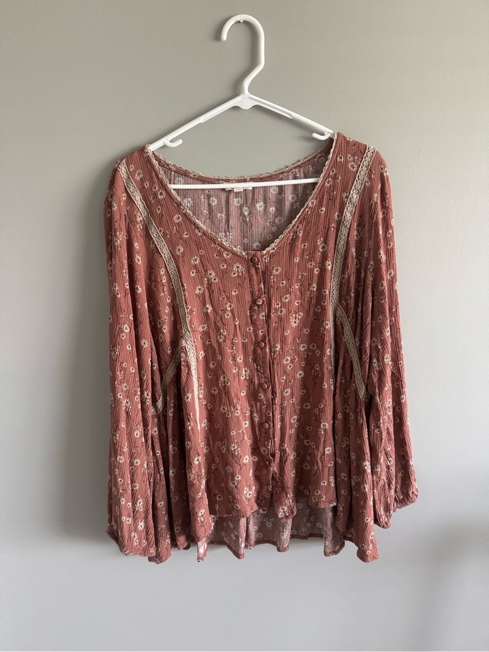 ODDY Women's Dusty Rose Floral Button-Front Peasant Top